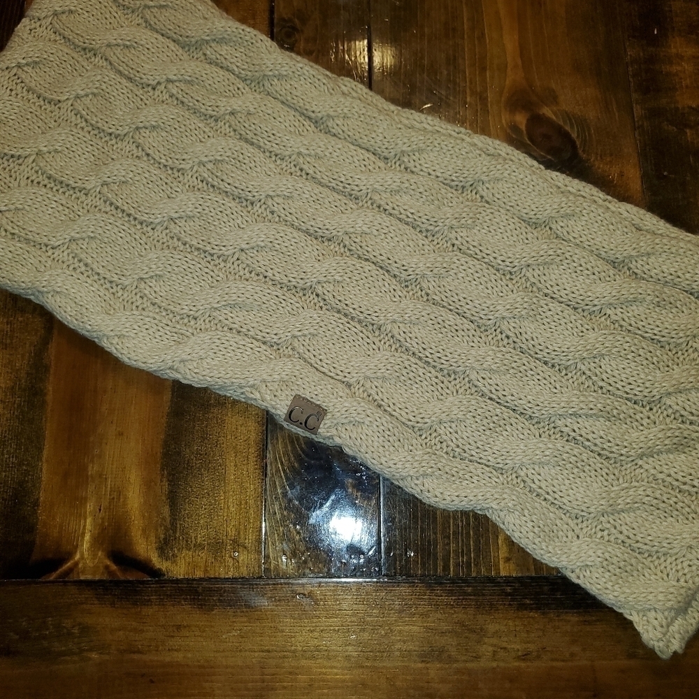 C.C infinity scarf - Picture 4 of 5